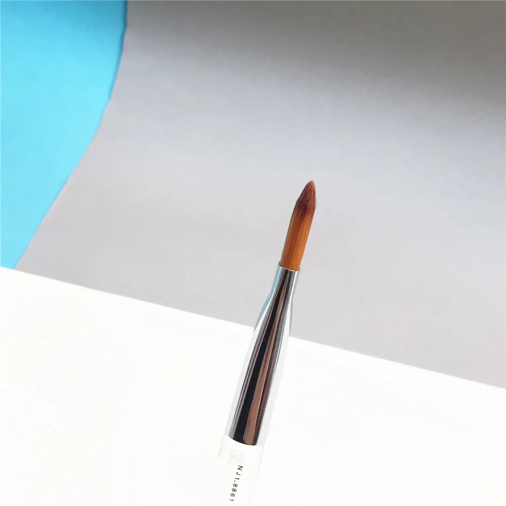 Trish McEvoy Brush 66 Cream Blender Brush _ 5
