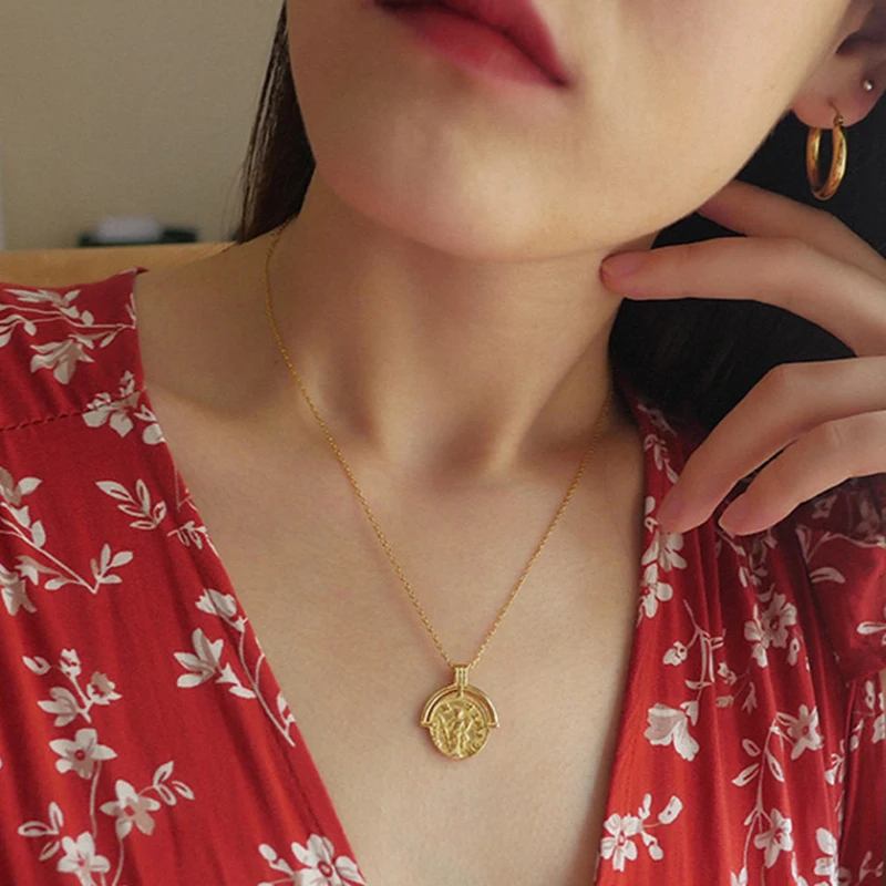 

Tenande Punk Simple Style Charm Necklaces Small Geometric Patterns Choker Necklaces Pendants for Women Hot Sale Clavicle Chain
