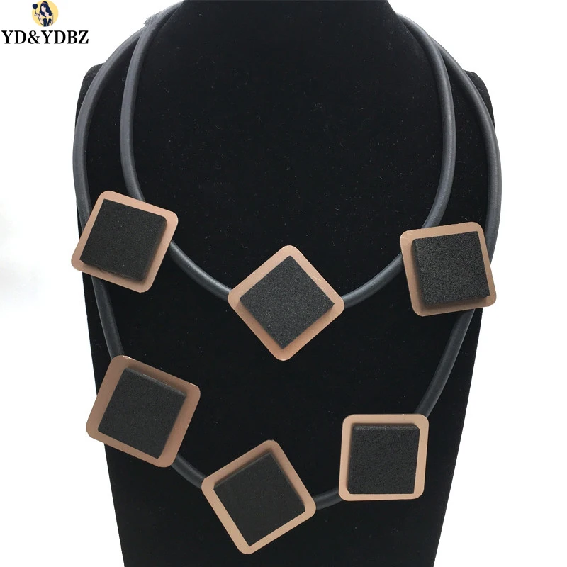 

YD&YDBZ DIY Jewelry Glamour Women Claim The Handmade, Three-Ply Square Aluminum Foam Necklace Is a Lucky Necklace.