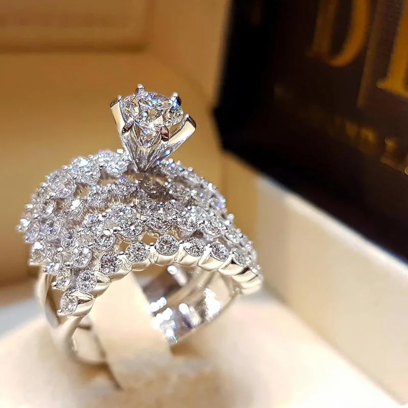 

Shiny Rings Natural Jewelry White Zircon Rhinestones Europe and America Style For Women D30