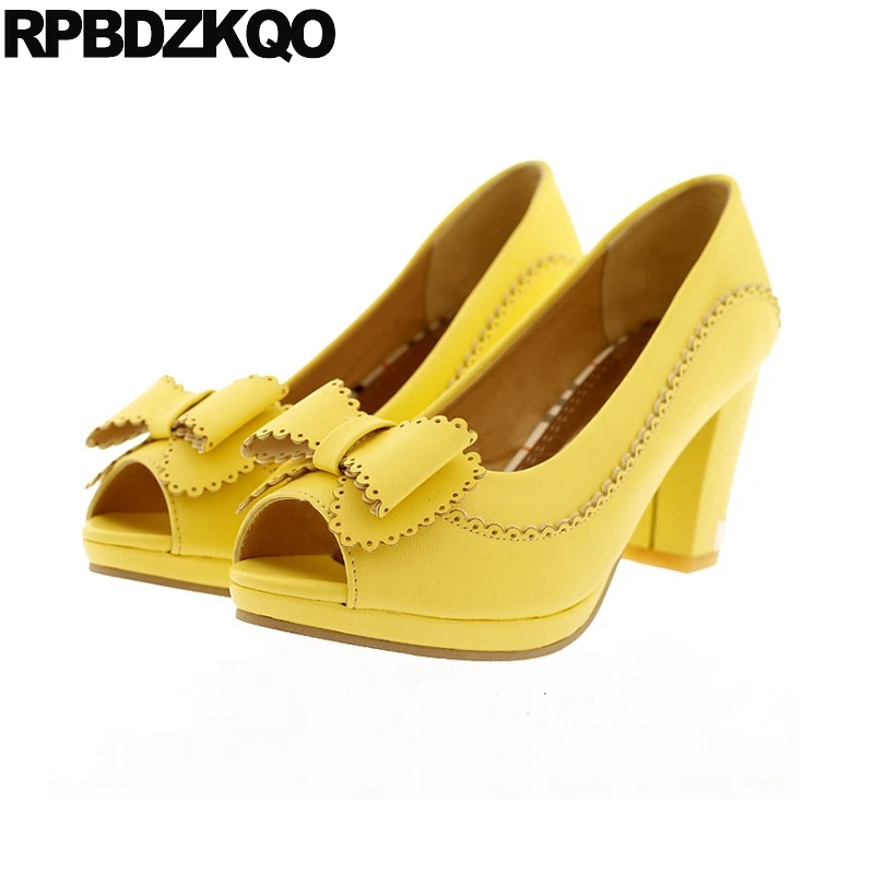 yellow pumps size 10