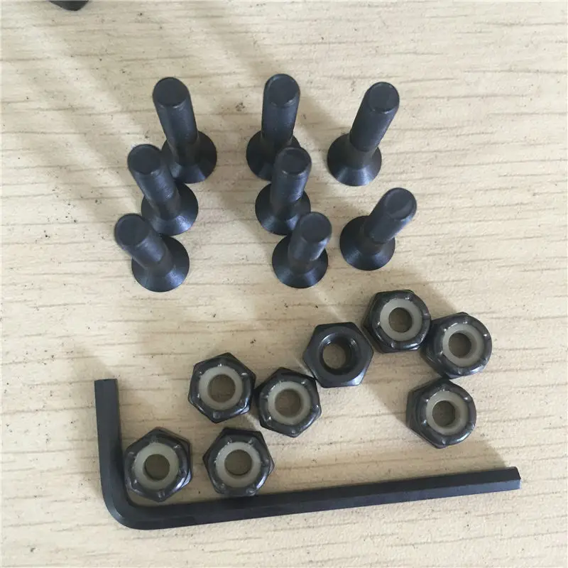 skateboard trucks andbearings andwheels (4)