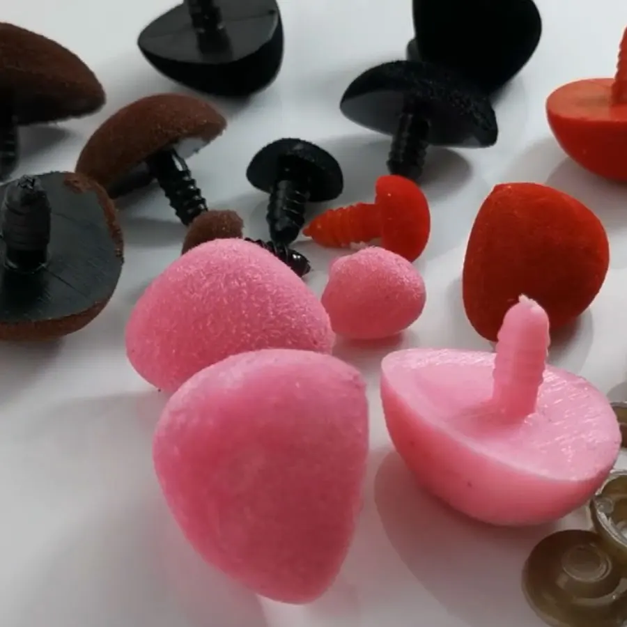 50 шт. розовые, красные, черные, коричневые стекающиеся треугольные безопасные игрушечные носовые мягкие шайбы для медведя DIY защитные аксессуары для носа для кукол