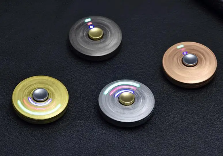 

Creative new retro relief lamp fingertip gyro charging cigarette lighter USB charging lighte