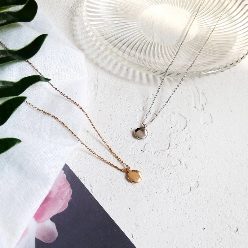 

Metal texture all-match smooth circular discs Korea female temperament simple fashion pendant clavicle Chain Necklace
