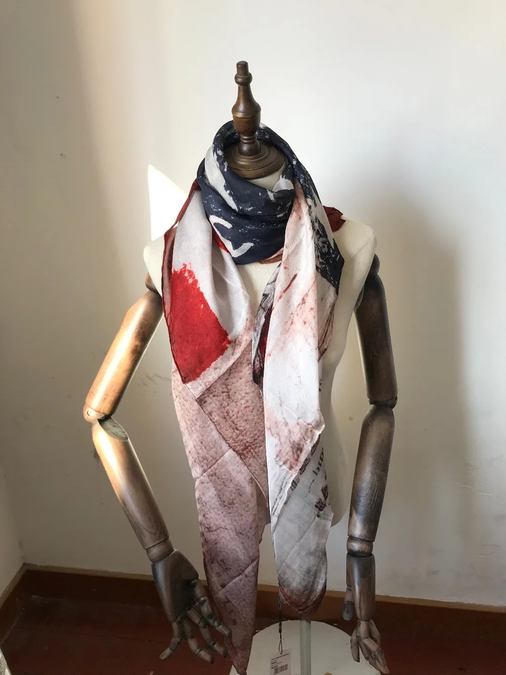 

2018 new arrival autumn winter print 100% silk big square scarf 135*135 cm twill hand made roll shawl wrap for women lady