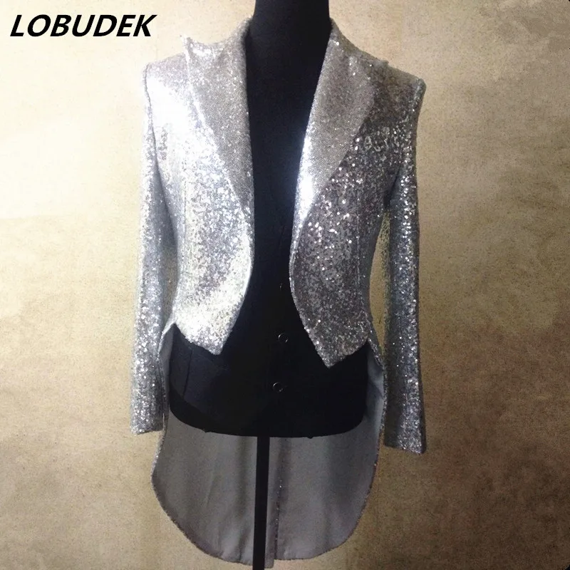 

Male Silvery Black Tailcoat Blazers Flashing Sequins Swallowtail Stage Conductor Chorus Outfit Bar Singer Magic Performance Coat