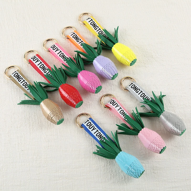 

1PCS Pineapple Leather Key Ring DIY Bag Car Bell Pendant Party Favors Wedding Valentine Day Festivals Personalized Gifts Mascot