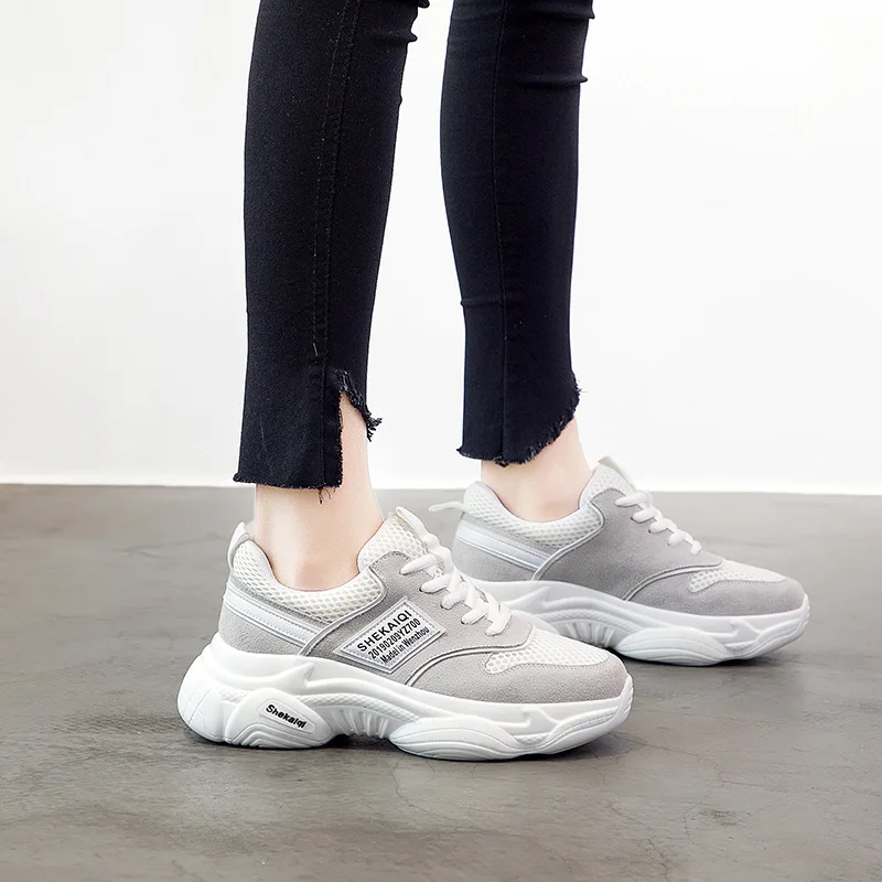 JINBEILEE Thick-soled Women's Shoes New 2019 Spring Sports Running Shoes Women's Wild Net Red Printed Single Shoes