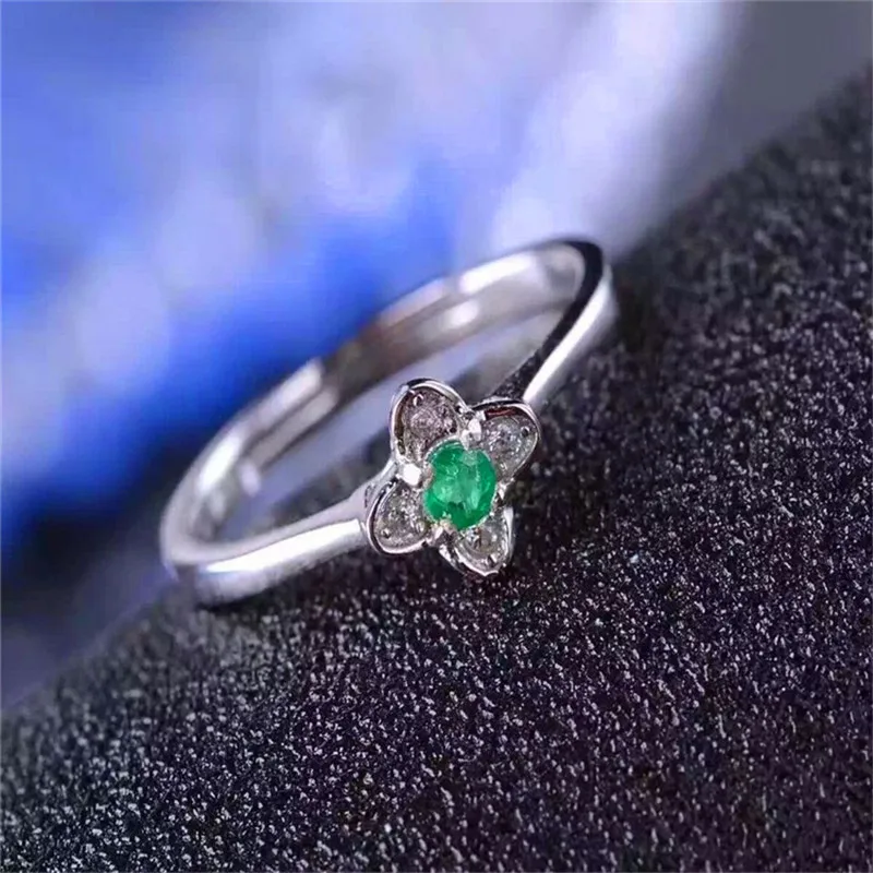 

Кольцо женское из серебра 925 пробы, с зеленым изумрудом