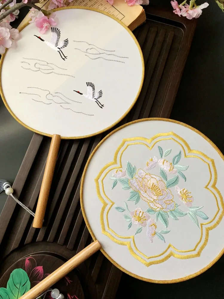 

Chinese Style Double-sided Embroidery Circular Fan Female Fan Retro Style Hanfu Photograph Dance Hand Feld Fan