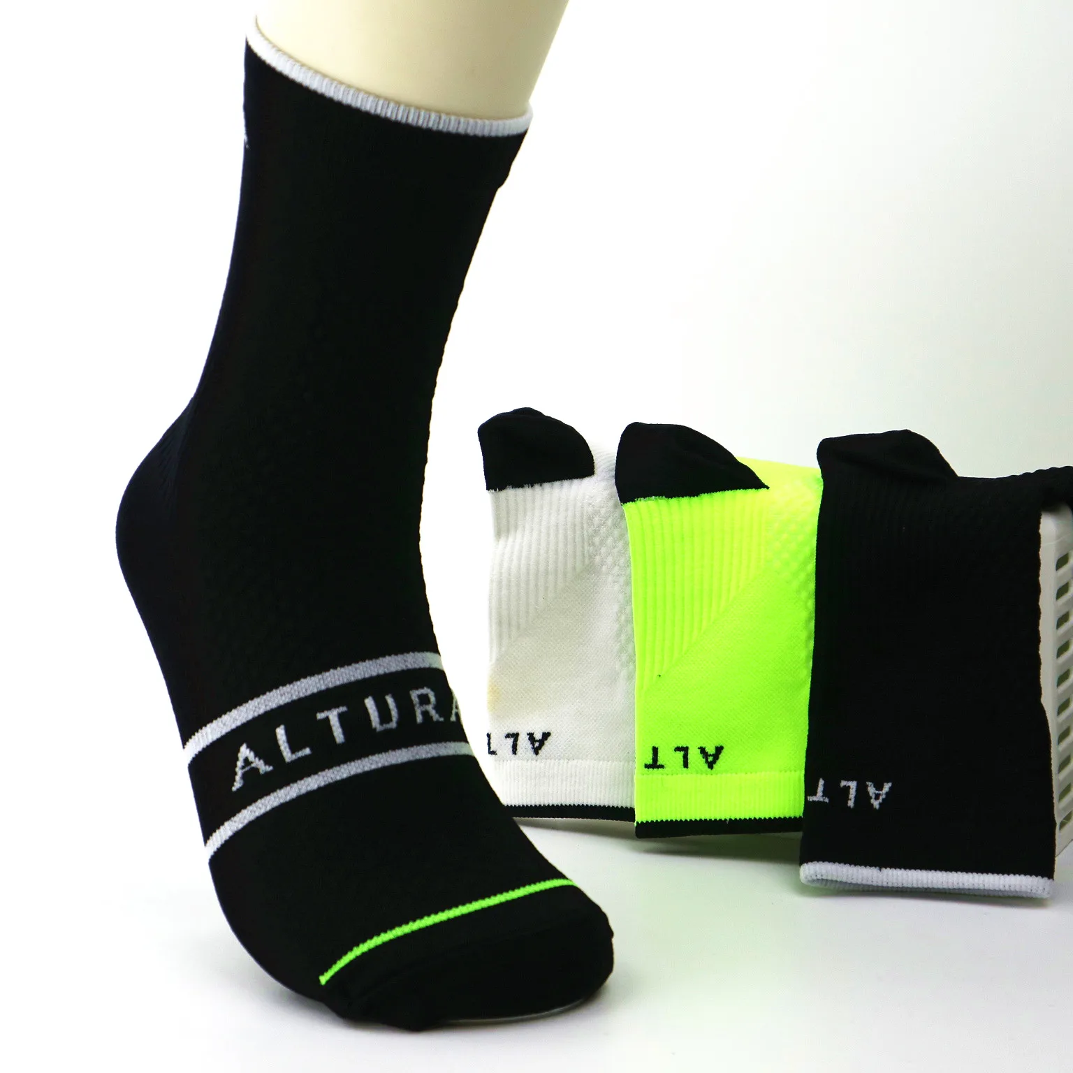 

New Women Cycling Sport Socks Climbing Camping Hiking Socks Breathable Quick Dry Fit 38-43