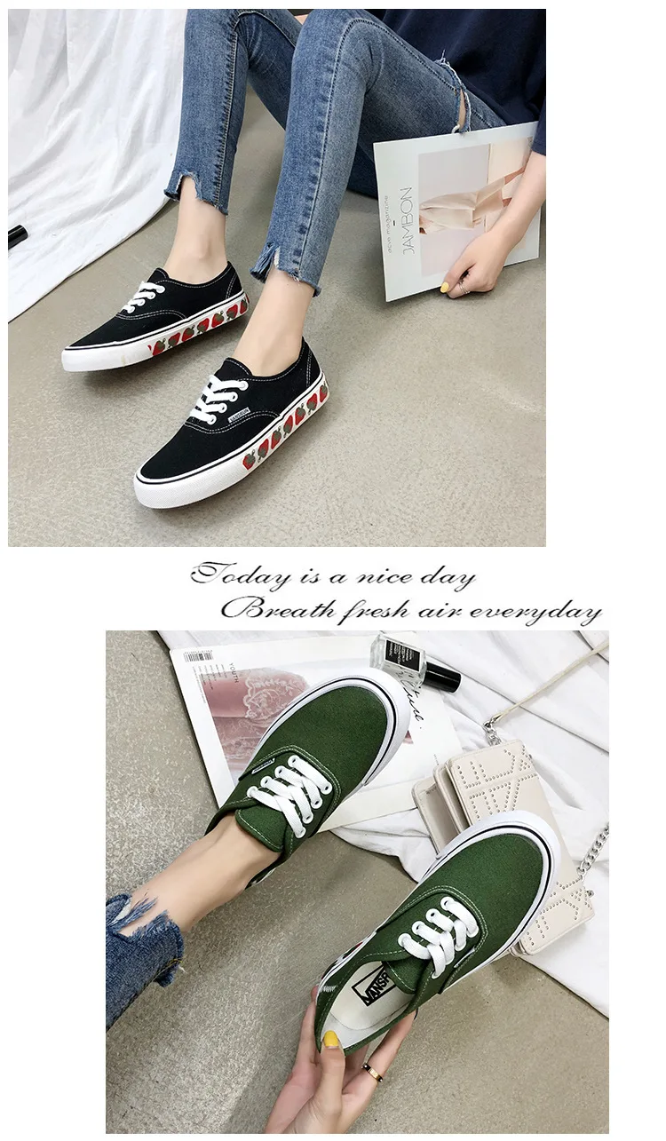 The new spring and summer strawberry canvas shoes joker students skate shoes with flat vulcanization shoes