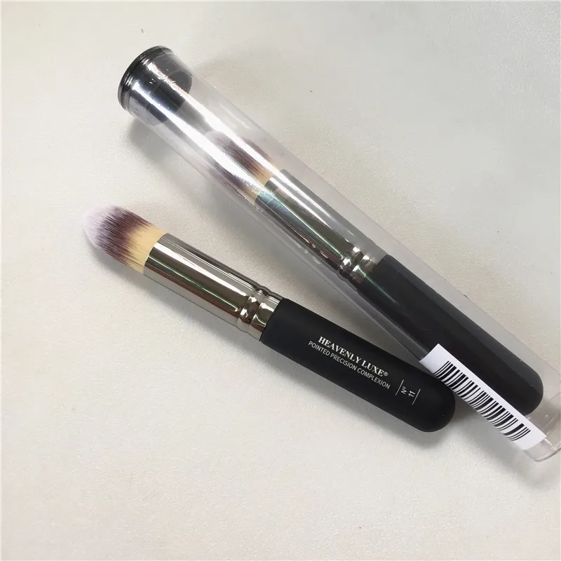 It Cosmetics Heavenly Luxe Pointed Precision Complexion Brush #11 _ 1