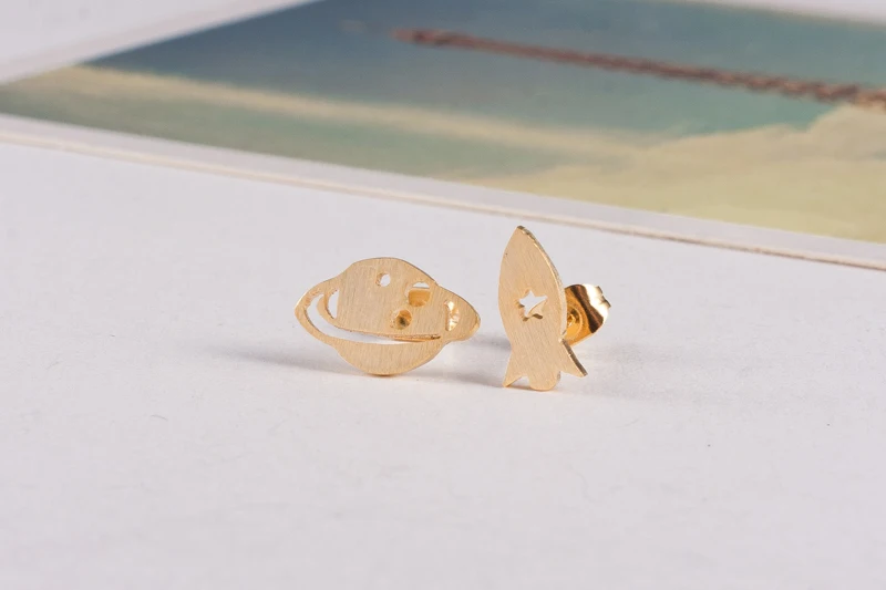 Stainless Steel Planet Saturn & Rocket Spaceship Stud Earrings For Women Space Galaxy Jewelry Best Friend Gift Ideas Bff Brincos