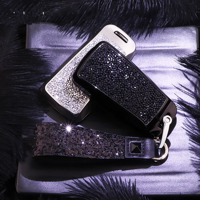 

Diamond Car Key Cover Case For AUDI A4 B9 Q5 Q7 TT TTS 8S 2016 2017 Chain Keyring for Girls Women Gifts Artificial crystal