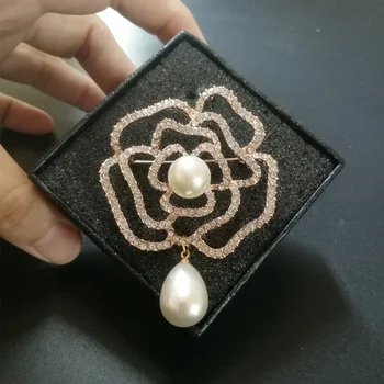 

Luxury Golden Hollow Rose Flower Pearl Ball Pendant Brooches Silk Scarf Shawl Buckle Female