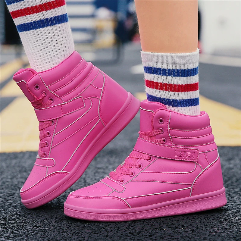 

Soft Fashion Light Women Boots Brands absorption Female short Boots Lncrease in Height Comfortable Casual Footwears Seven Colors