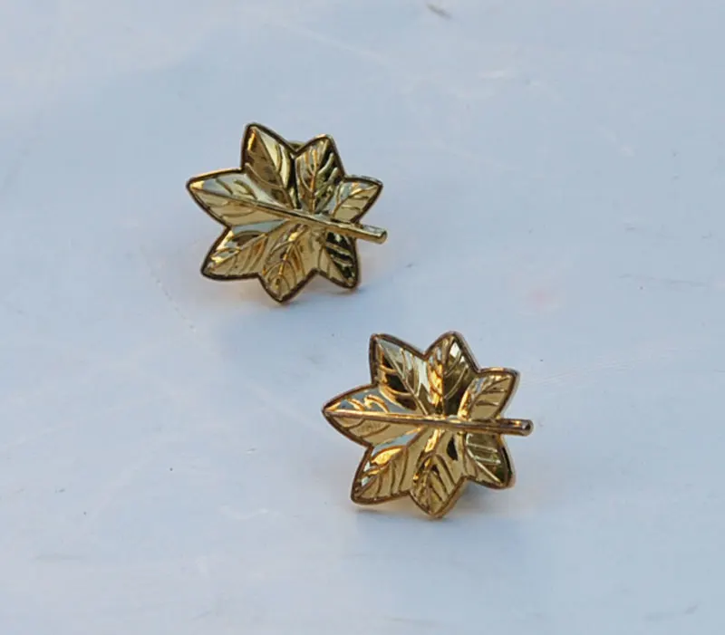 

US NAVY LIEUTENANT COMMANDER LCDR COLLAR RANK INSIGNIA BADGE