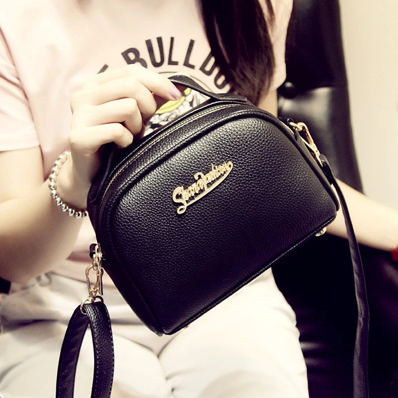 

Yuhua, 2019 new women handbags, fashion Korean version shoulder bag, letter woman messenger bag, trend lovely flap.