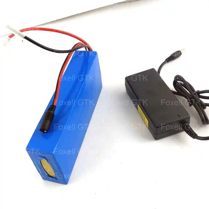 1 pack 12v 12ah li-ion 12v batteries 18650 accu 12v bateria litio 12v 10Ah 3s 15A BMS for 100W 150W light camera  + 3A charger (3)