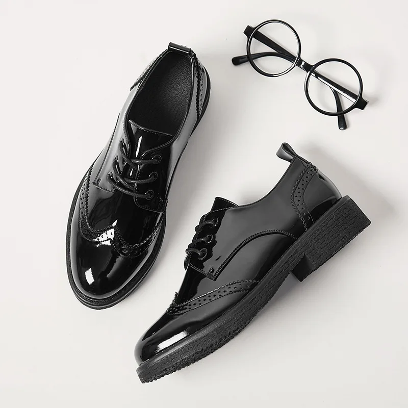 

2018 spring and summer new school Martin shoes patent leather shoes style Bullock round head low-heeled women's singles shoes