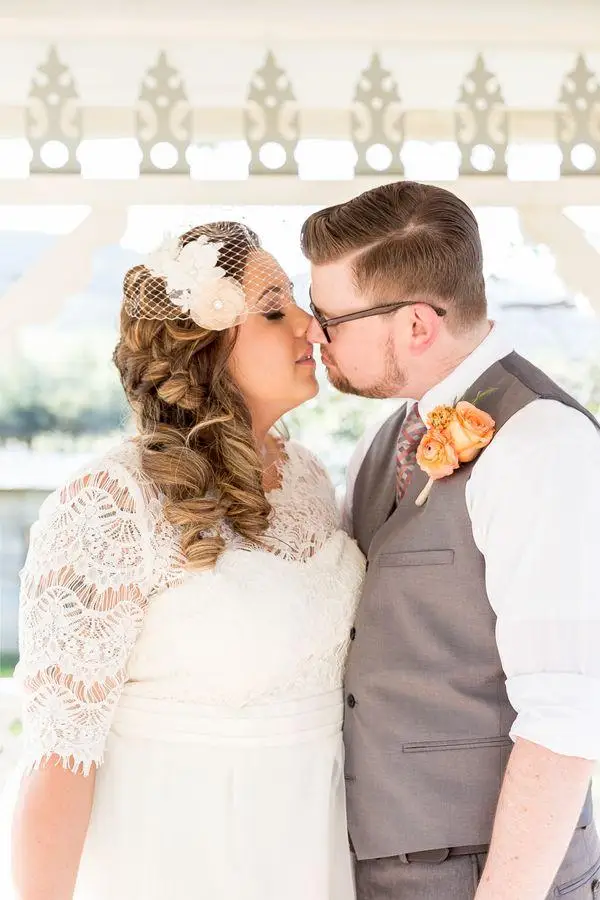 Elegant Lace Illusion Half Sleeve Wedding Dress 2018 Plus Size A-line 1711