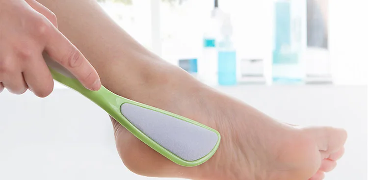 

Multifunction natural beauty brush rub feet foot exfoliating foot calluses exfoliating foot wear is double-sided pedicure tool