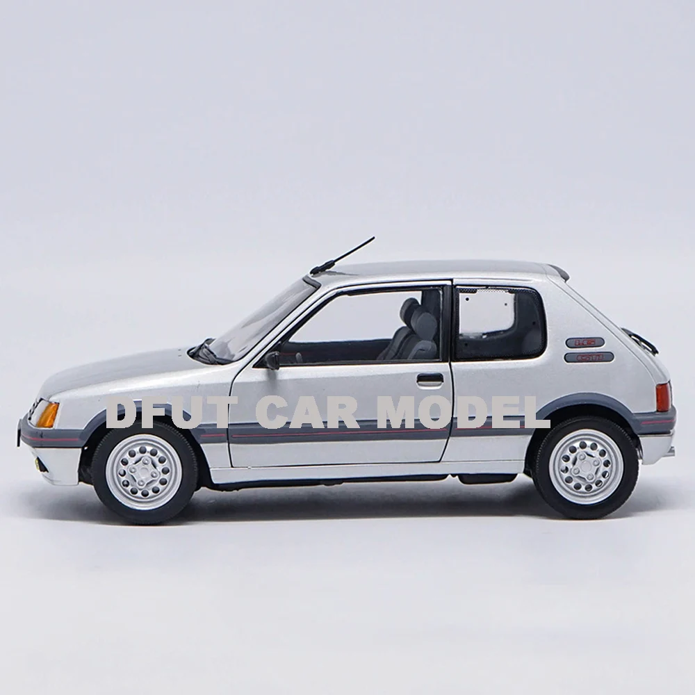 Литая 1:18 игрушечная машинка из сплава модель 205 GTI 1991 детских игрушечных машин оригинальные авторизованные подлинные детские игрушки