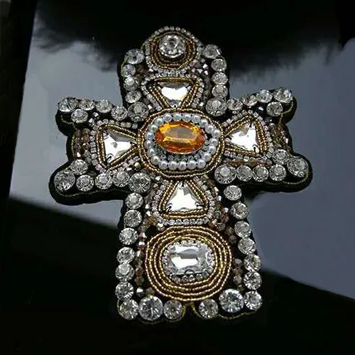 

1piece Craft Beaded Crystal Rhinestones Cross Design Patches Applique Sew on Patches Clothes Bags Decorated DIY Sewing TH507