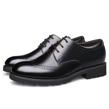 

New Arrival fashion Bullock black Design Men Classic Business Formal Shoes Pointed Toe leather shoes Men Oxford Dress shoes
