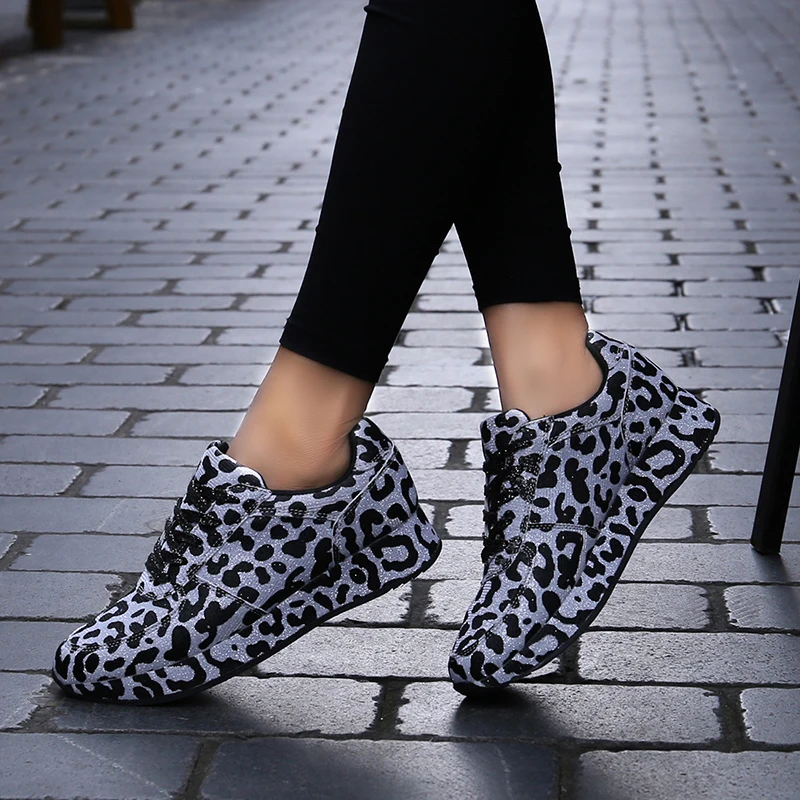 Женская Повседневная обувь; пикантные женские кроссовки с леопардовым принтом; Новинка года; женская дышащая обувь; zapatos De Mujer; sapato feminino