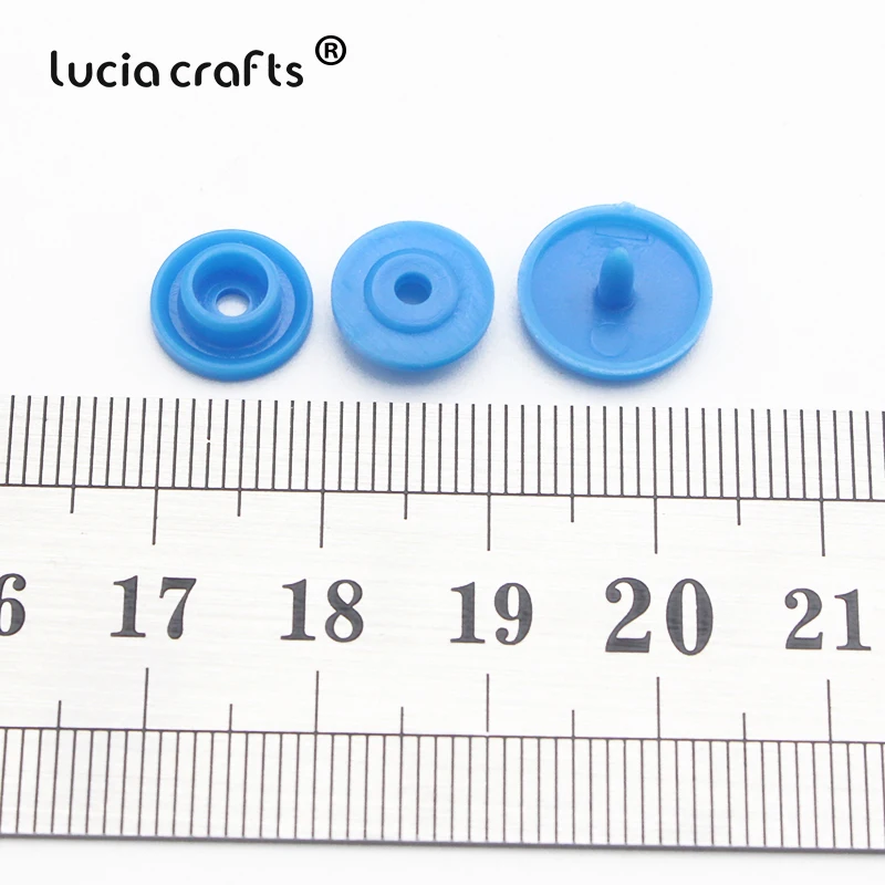 Lucia crafts 100 компл./лот 1,2 см Мульти параметр Пластик кнопки для одежды сумка-папка темная Пряжка DIY аксессуары для ногтей E0523