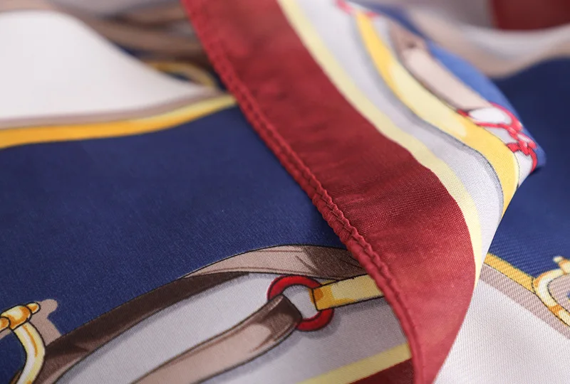 10916414485_2070773686