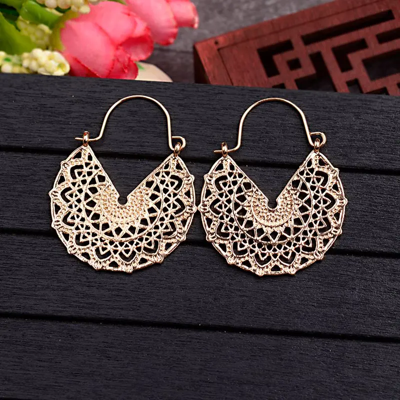 

Amader 2018 Retro Women's Geometric Gold Earrings Fashion Jewelry Gypsy Wedding Ladies Earrings Orecchini Etnici HQE958