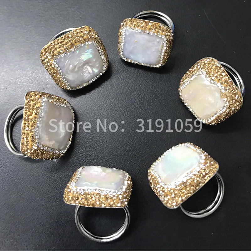 

Pillow shape proposal marriage stainless steel pearl ring simple fashion luxury ring