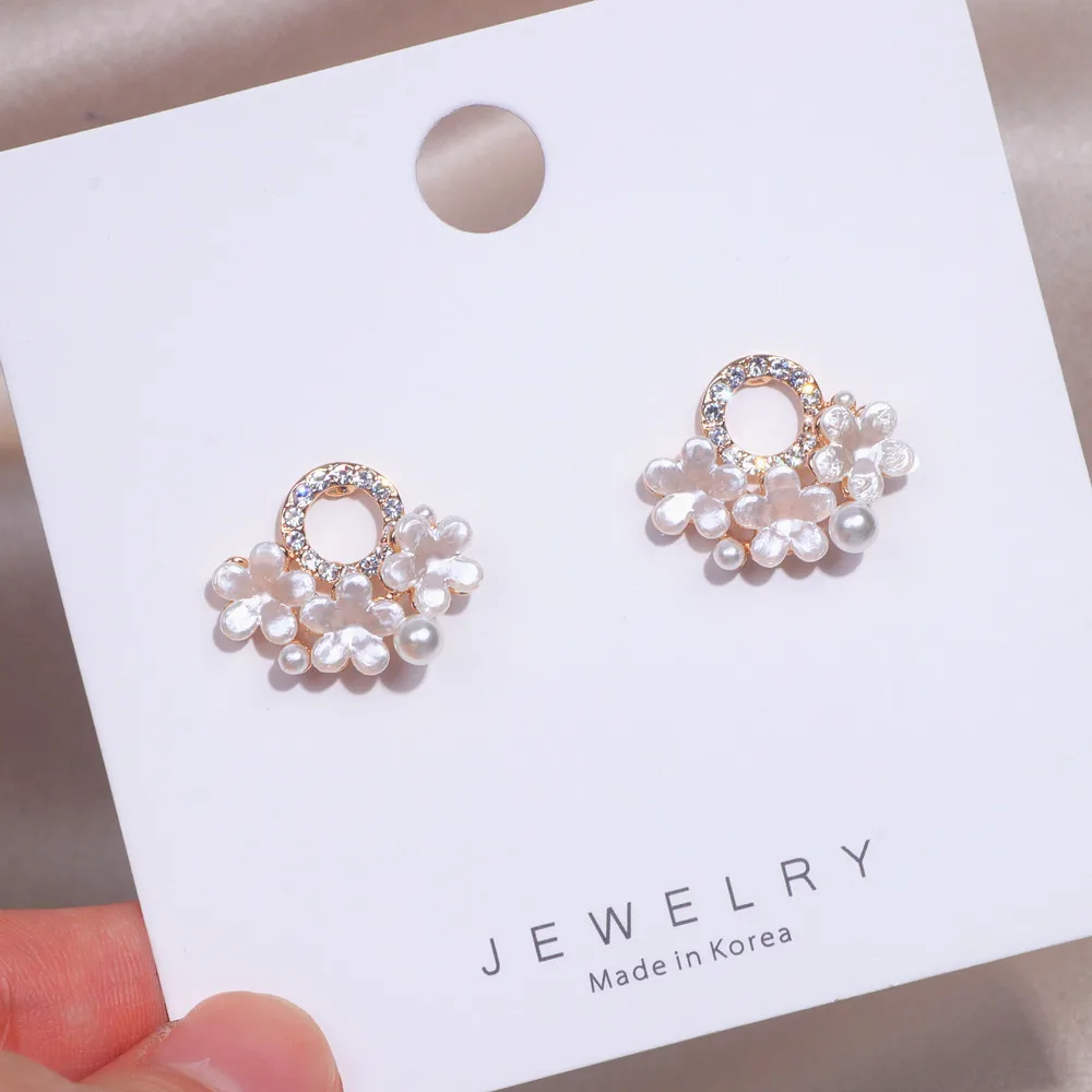 

New Korean Trendy Sweet Flower Floral Crystal Stud Earrings for Women Girls Romantic Simulated Pearl Wedding Accessories Gift