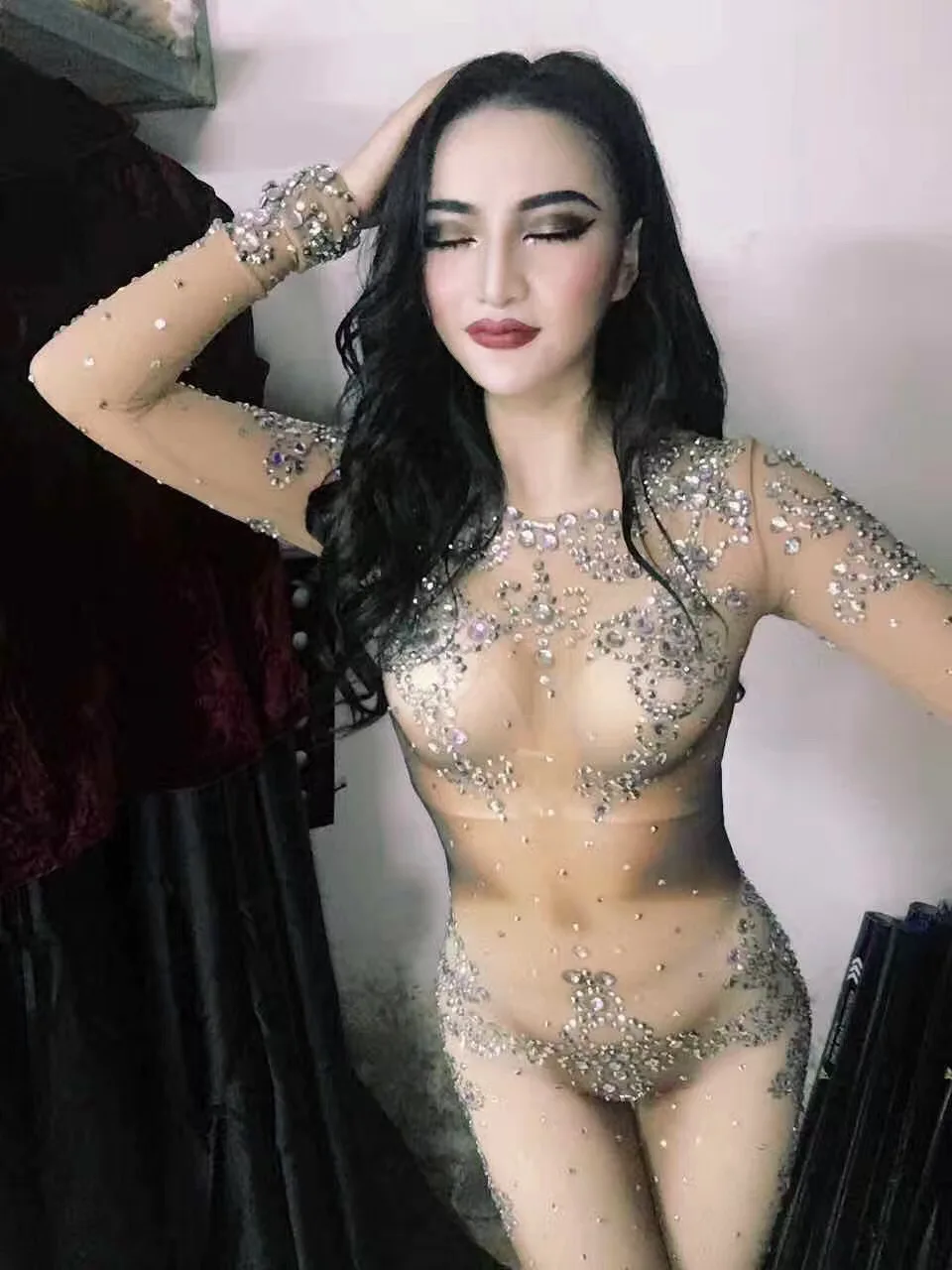 (6)