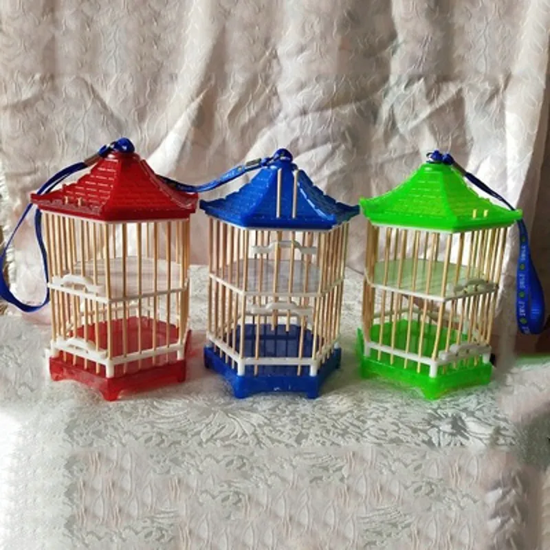 رائعة الحشرات بناء منزل قفص لعبة الملونة الاطفال في الهواء الطلق جندب الكريكيت حفظ تغذية الأطفال هدية للجنسين البلاستيك