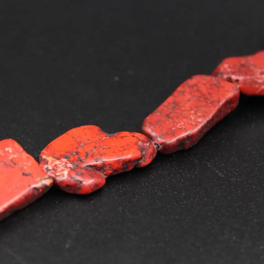 2 пряди/лот натуральные красные необработанные бирюзовые плиты Самородок Свободные бусины, Howlite Magnesite ломтик ожерелье из бисера ювелирные изделия