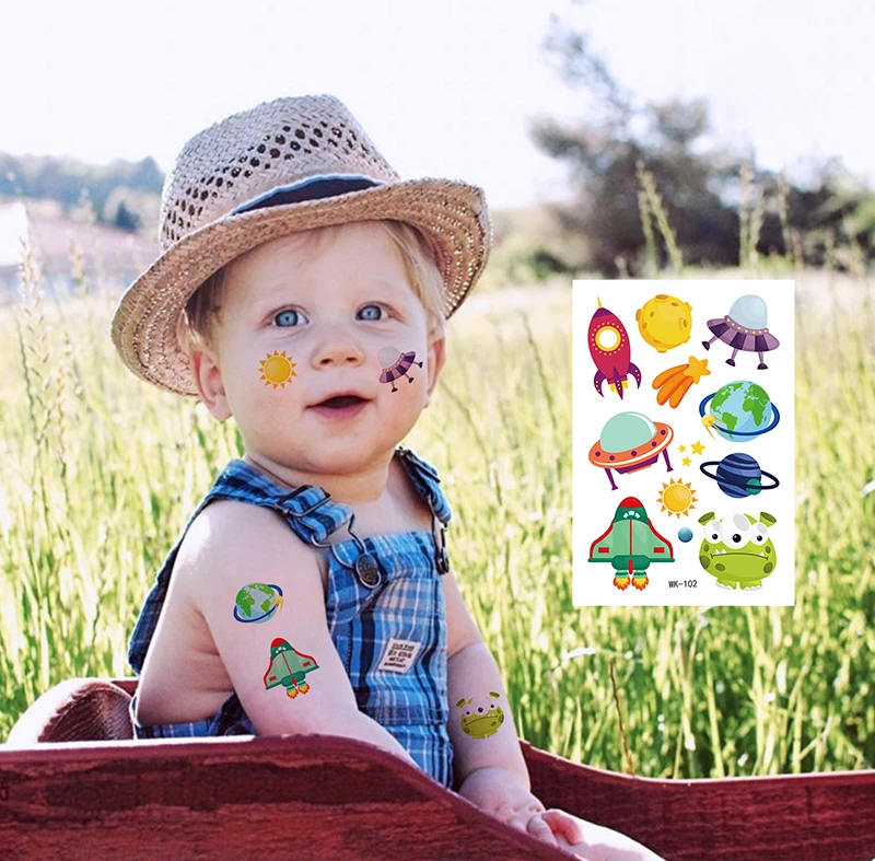 С рисунком космического дирижабль серии тату субсидий детей астронавт временная