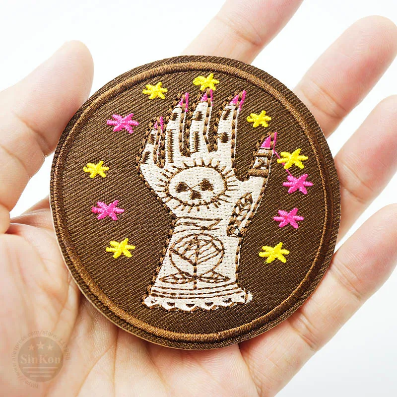 

HAND (Size:7.0x7.0cm) Patches Cloth Patch Badge Embroidered Cute Badges Hippie Iron On Kids Cartoon Patches For Clothes Sticker