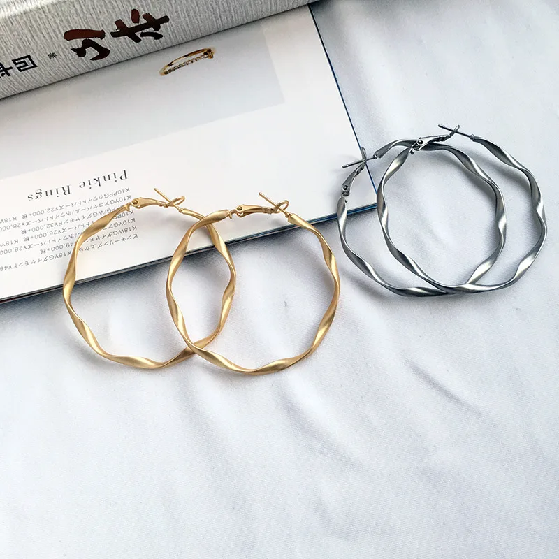 

ZVZO No Light Gold Silver Color Round Hoop Earrings for Women Big Circle Loop Earring Twisted Geometric Earings Metal Jewellery