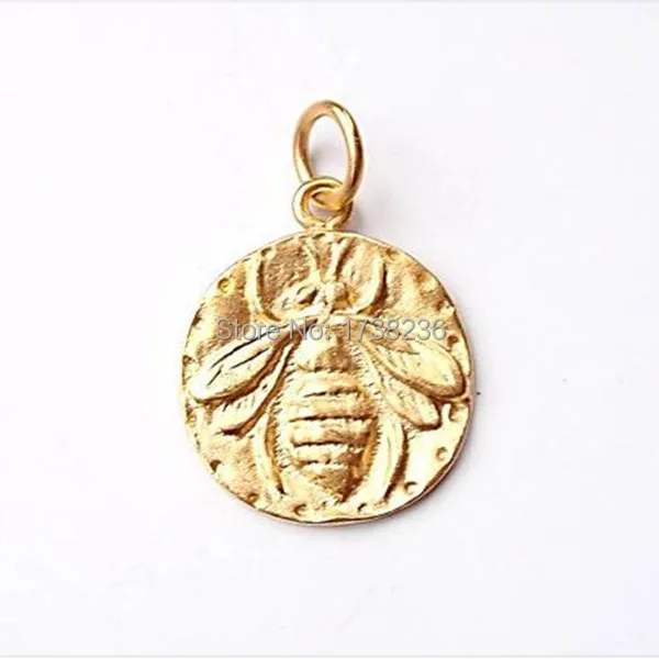 C100421       bee charm bumblebee queen bee honeybee.jpg