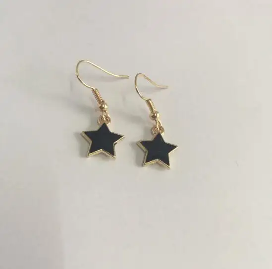 

ea425 2018 hot sale fashion simple black five-pointed star alloy earrings Female charm jewelry summer earrings