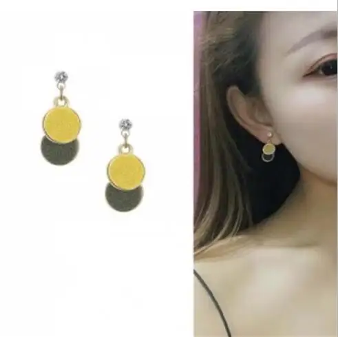 

e 1339 Korean version of the wild yellow green color film Mori simple matte texture circle geometric earrings female jewelry acc