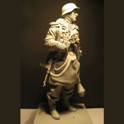 

1/16 Resin Model Building Kit Figure Tanker
