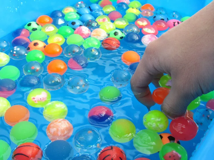[Bainily] 5 шт./лот поплавок с водой игрушки смешанный прыгающий мяч малыш эластичный резиновый мяч дети пинбол упругие игрушки высокое качество