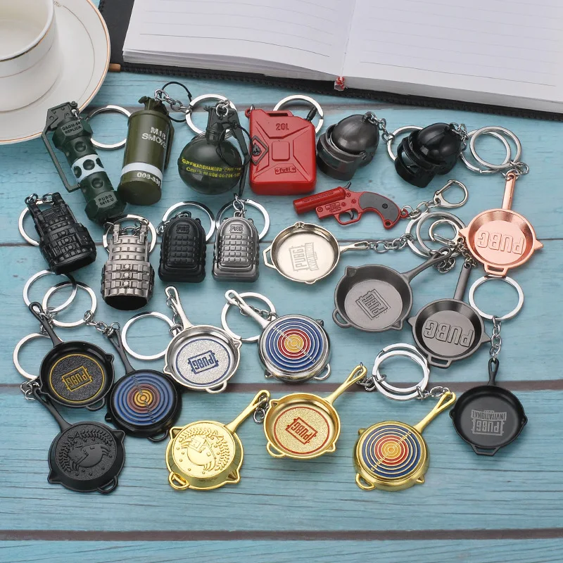 

Game PUBG Keychain Cosplay Props Alloy Level 3 Helmet Armor Plane Pan Model Keyring PLAYERUNKNOWNS BATTLEGROUNDS Christmas