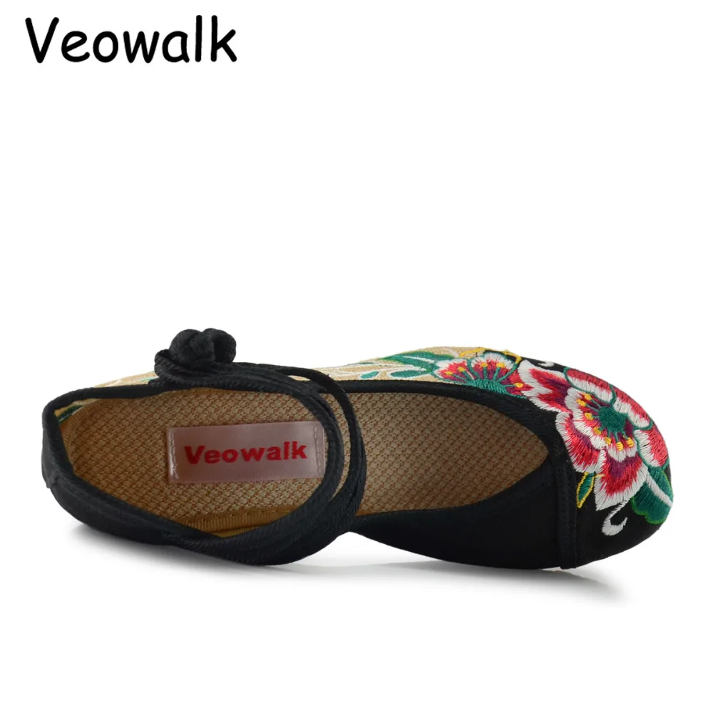 Женские туфли ручной работы Veowalk тканевые в стиле старого Пекина с вышивкой